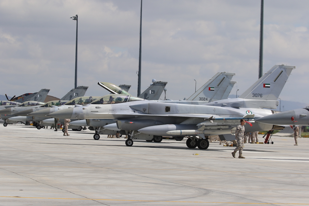 all three UAEAF&AD F-16E/Fs get set to taxy out 