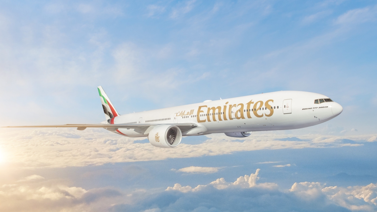 Emirates Extends Sponsorship Deal With AC Milan Football Club - Bloomberg