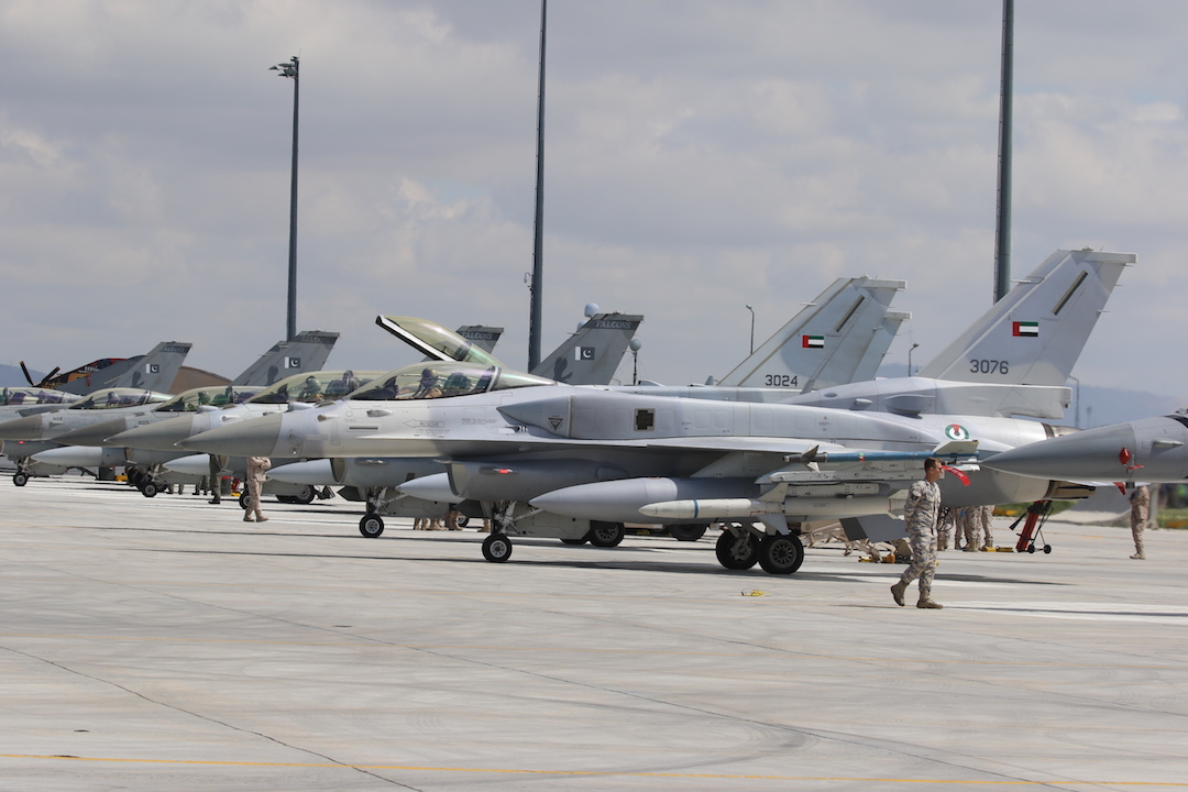 all three UAEAF&AD F-16E/Fs get set to taxy out